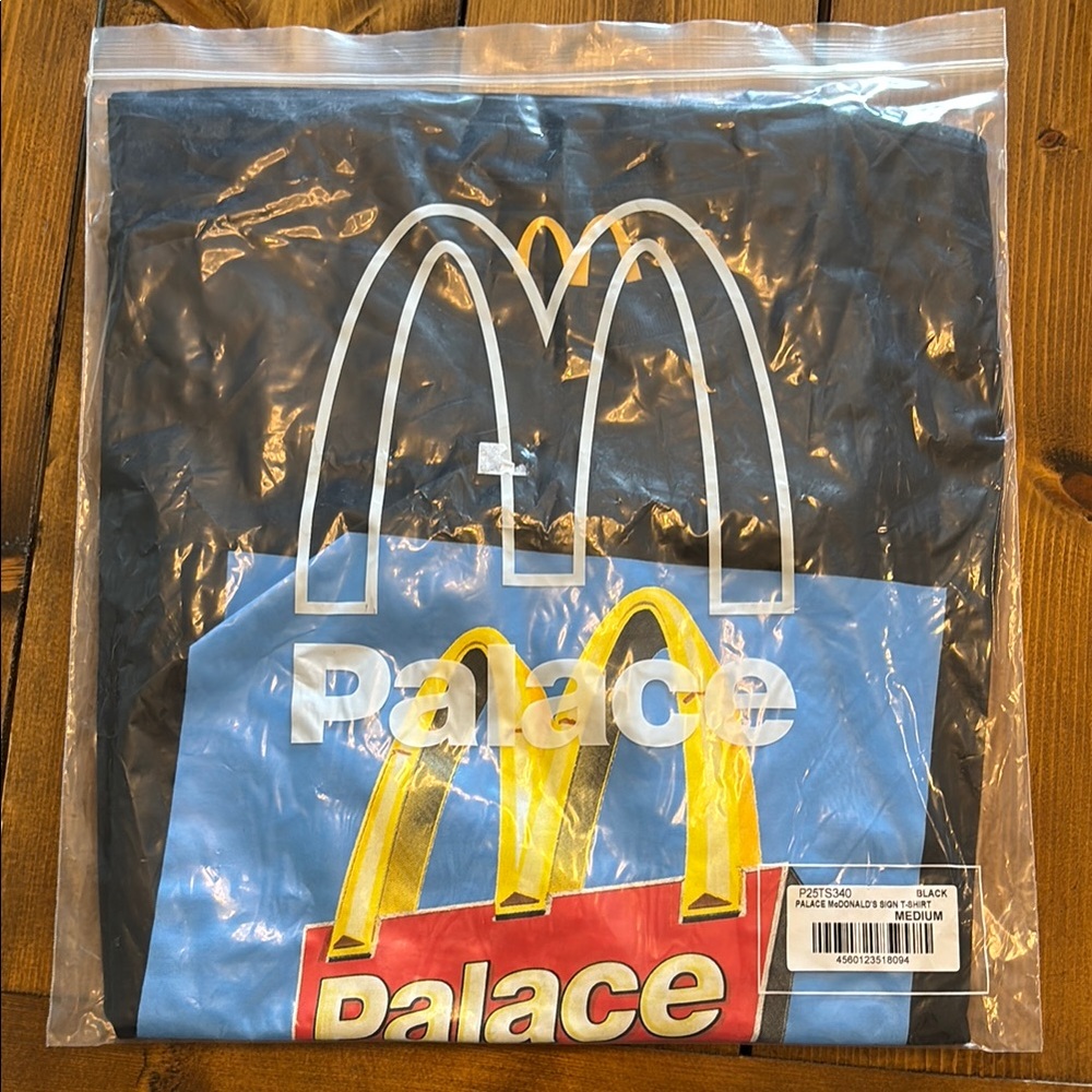 Palace black tee